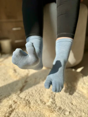 جوراب دوانگشتی نخ ضدحساسیت